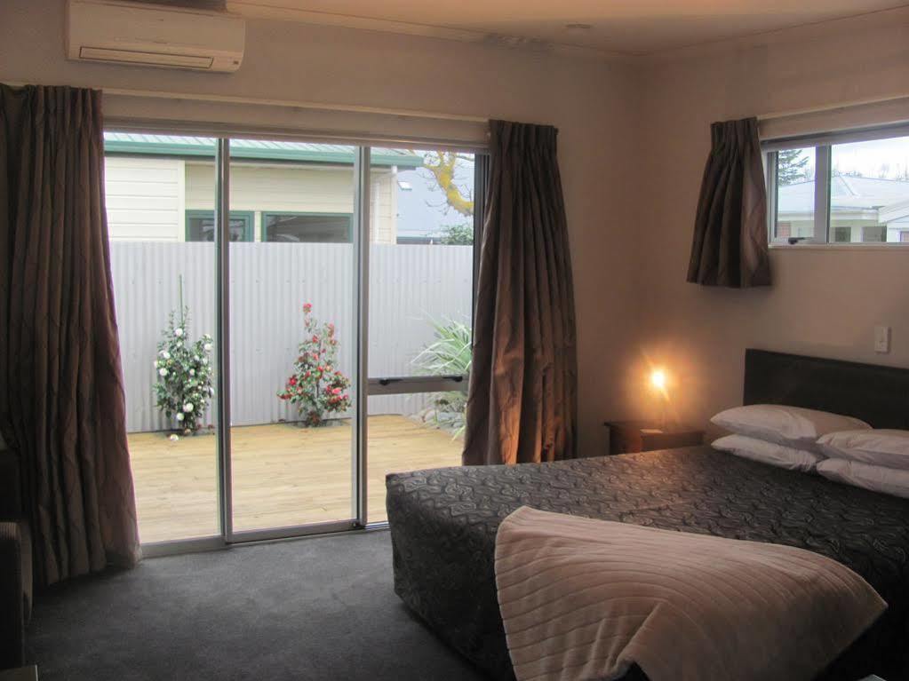 Two Tree Lodge เบลนิม ภายนอก รูปภาพ